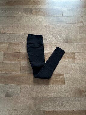 Lululemon Reveal Tight *En Avante 26" in Black